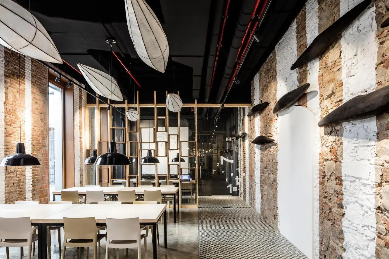Residencia Unihabit Hostel Barcelona